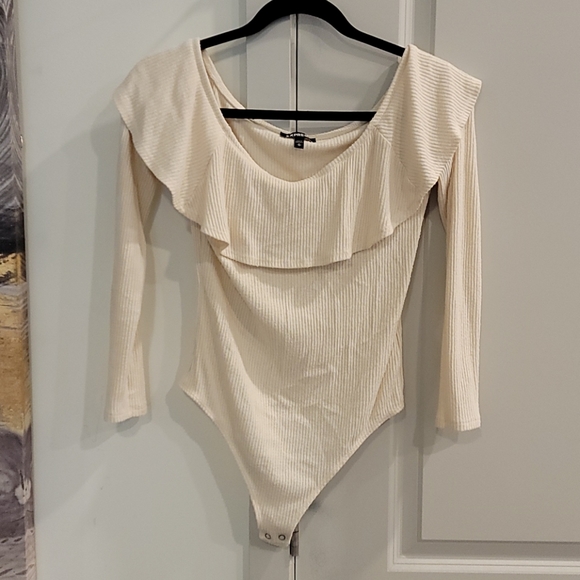 Express Medium Cream Body Suit - Picture 1 of 3